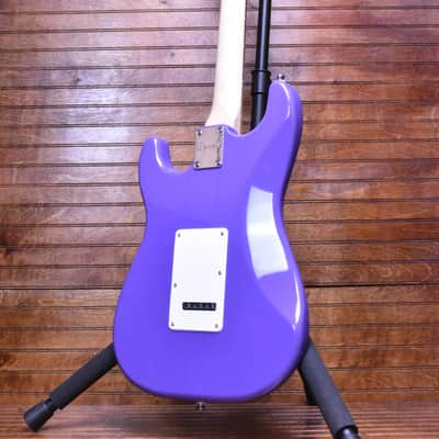 Squier Sonic® Stratocaster®, Ultraviolet image 4