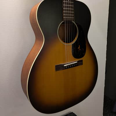 Martin 000-17 - Whiskey Sunset-excellent condition image 3