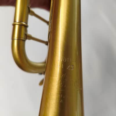 Trompeta Bach Stradivarius 43 lacado mate en perfecto estado image 7