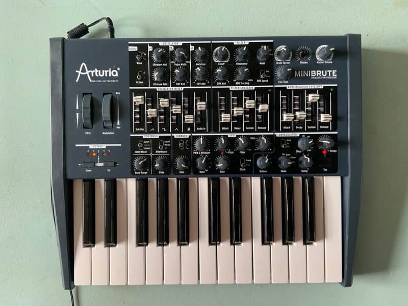 Arturia MiniBrute Analogue Monosynth – Original Version image 1