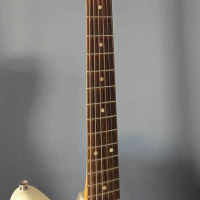Fender Vintera '60s Jazzmaster with Pau Ferro Fretboard 2019 - 2023 - Olympic White image 6