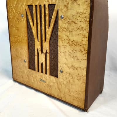 Vega “Triumphal Model” High Fidelity Amplifier, 1946, 6L6 Tube Combo, Birdseye Maple Cabinet image 3