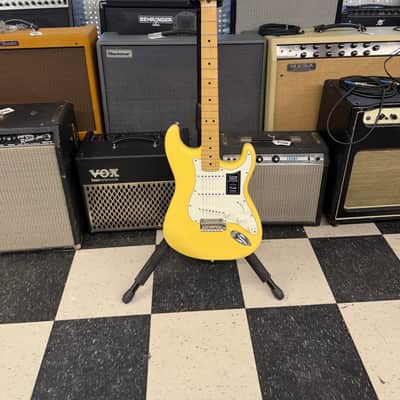 Fender MIM Player Stratocaster with Maple Fretboard 2022- Buttercream image 4