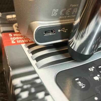 Shure MOTIV MV51 iOS / USB Large Diaphragm Condenser Microphone 2015 - Present - Silver and Black image 3