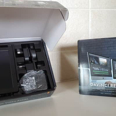 Blackmagic Design Video Assist HDMI/6G-SDI Recorder and 5" Monitor with  Battery Pack image 2