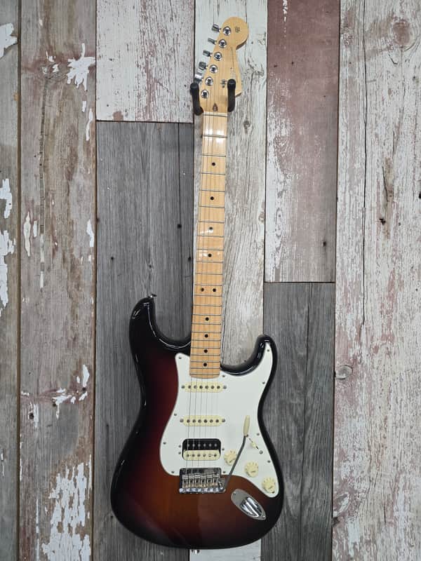 Fender American Standard Stratocaster with Maple Fretboard 2008 - 2016 - 3-Color Sunburst image 1