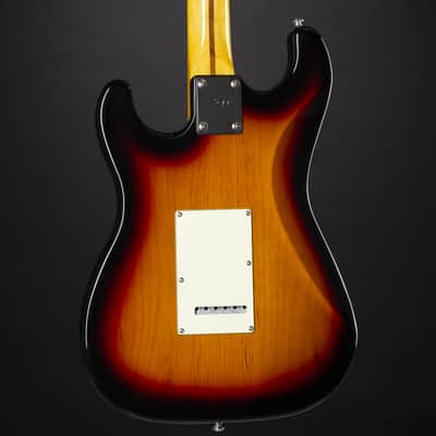 J & D ST Vintage Deluxe (3-Colour Sunburst) - Electric Guitar image 7