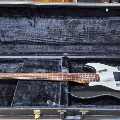 2000 Fender Standard Jazz Bass with Hardshell Case image 11
