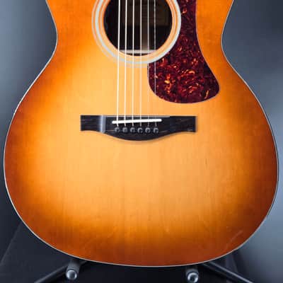 Eastman AC222CE-DLX-GB Acoustic Electric Goldburst image 3