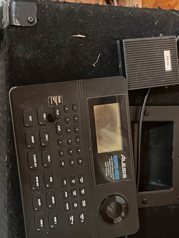 Alesis SR-16 16-Bit Stereo Drum Machine with MPM PS-25 Footswitch image 1