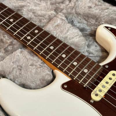 Fender American Ultra Stratocaster USA Electric Guitar 2020 - Arctic Pearl image 16