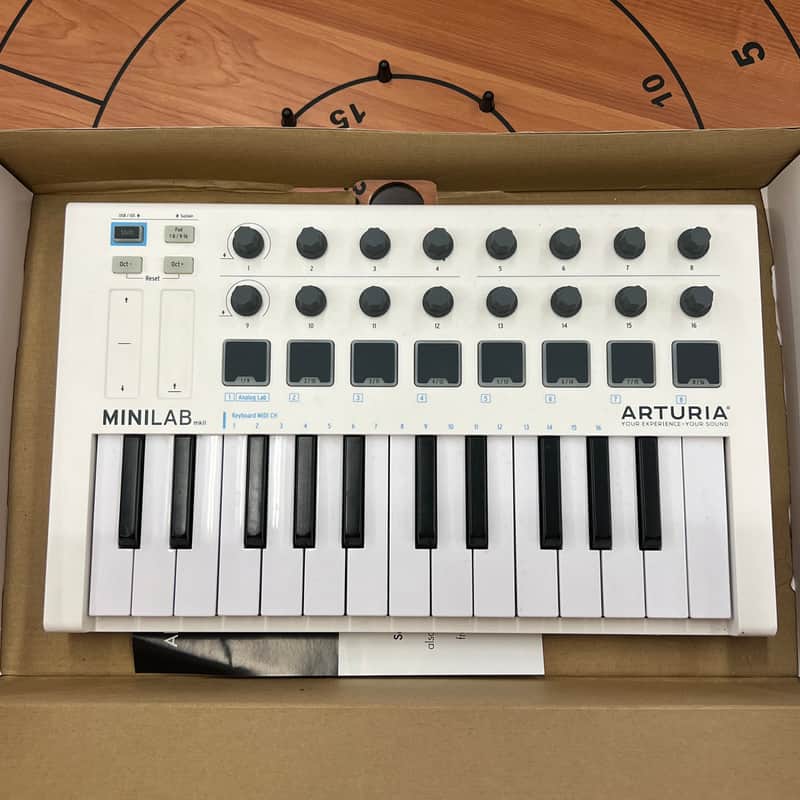 Arturia MiniLab MkII 25-Key MIDI Controller | Reverb Canada