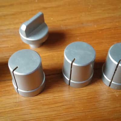 Unknown VINTAGE Home Audio Receiver / Amplifier /  Silver Knobs 70's - Silver image 2