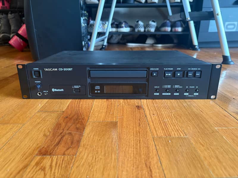 TASCAM CD-200BT CD Player/ Bluetooth Receiver 2010s - Black