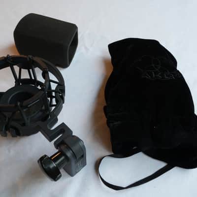 AKG C414 XLII Large Diaphragm Multipattern Condenser Microphone 2010s - Black image 6