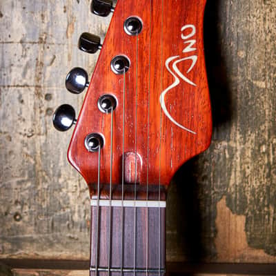 Mano Guitars "The Iconic" - Slightly Aged image 2