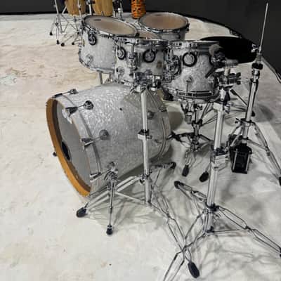 DW  Collector’s Series - White perl image 6