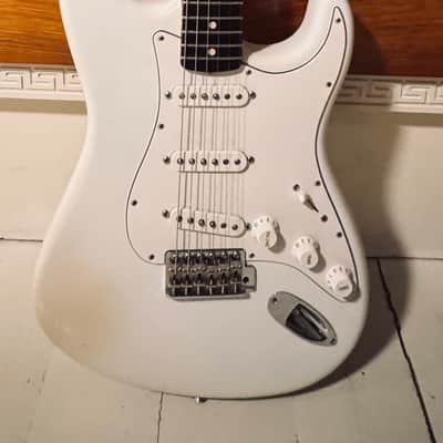 Fender Stratocaster 2010 - White image 1