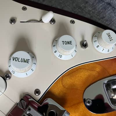 Fender Custom Shop Limited Edition 35th Anniversary Stratocaster 1990 - Sunburst image 7