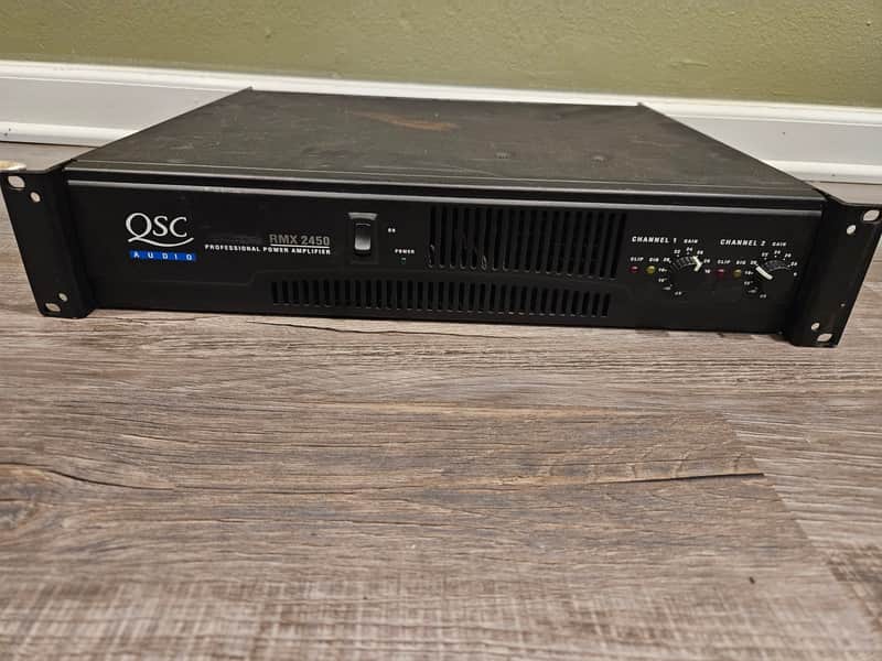 QSC RMX2450 2400-Watt Professional Power Amp