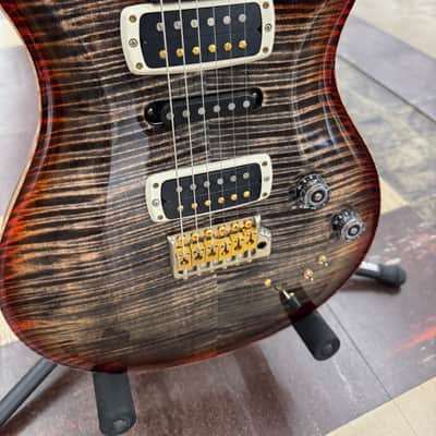 PRS Modern Eagle V 2023 - Present - Charcoal Cherry Burst image 2