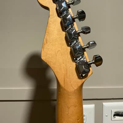 Squier Bullet Series Standard Stratocaster 1995 - 1996 - Arctic White image 7