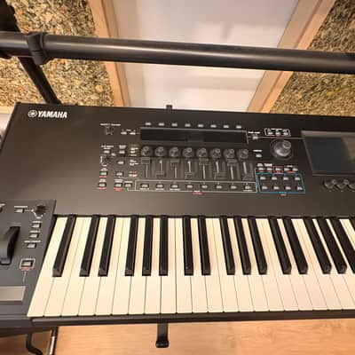 Yamaha Montage M8x 88-Key Synthesizer (GEX) - Black - 2026 image 2