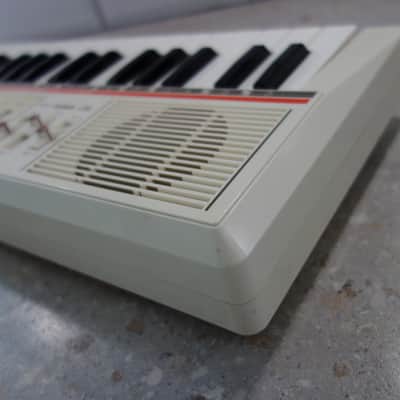 Casio MT-65 Casiotone 49-Key Synthesizer 1980s - White image 5