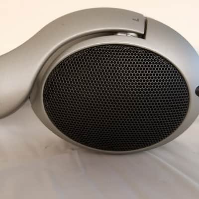 Sennheiser HD555 Stereo Dynamic Headphones image 3