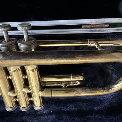 Conn 16B Trumpet – Vintage 1978 – w/ Case, 2 Mouthpieces & Accessories image 10