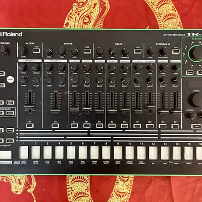 Roland AIRA TR-8 EXPANDED Rhythm Performer Drum Machine - 2014-Present - Black