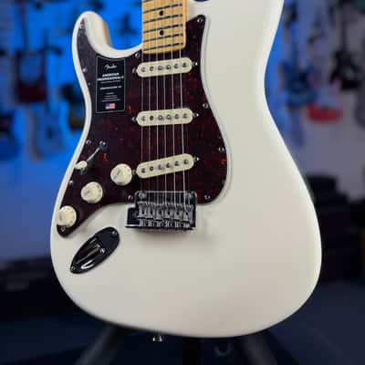 Fender American Professional II Stratocaster Left-handed - Olympic White with Maple Fingerboard! 602 image 1