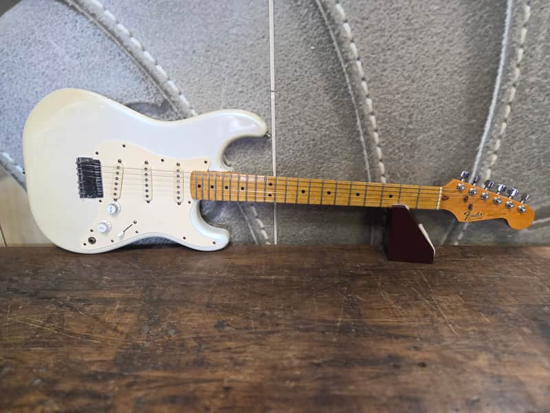 Fender "Dan Smith" Stratocaster Hardtail with Maple Fretboard 1981 - 1983 - Arctic White image 1