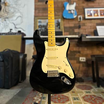 Fender Eric Johnson Stratocaster with Maple Fretboard 2005 - Present - Black image 1