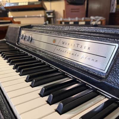Wurlitzer 200A image 3