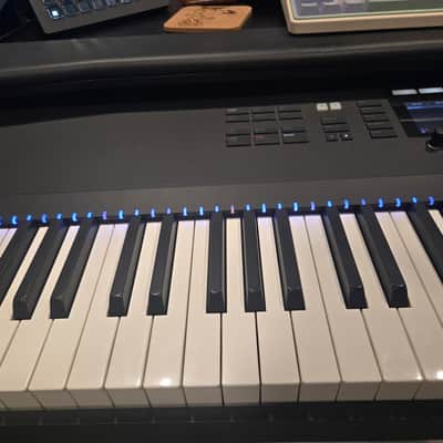 Native Instruments Komplete Kontrol S88 MKii 2020 - Present - Black image 5