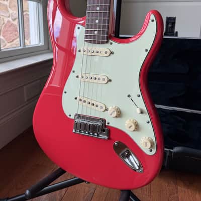 2011 Fender American Deluxe Stratocaster - Fiesta Red image 3