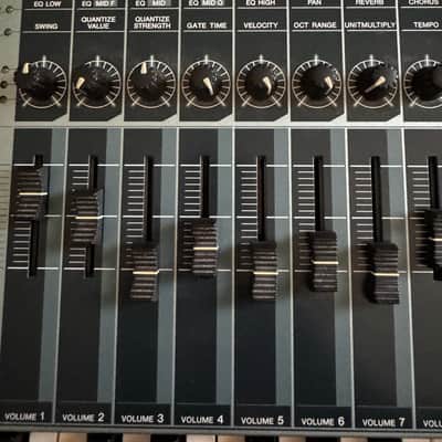 Yamaha Motif XS 8 Production Synthesizer 2000s - Gray image 9
