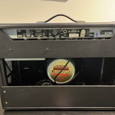 Fender '65 Deluxe Reverb Reissue 22-Watt 1x12" Guitar Combo 1994 - Present - Black image 3