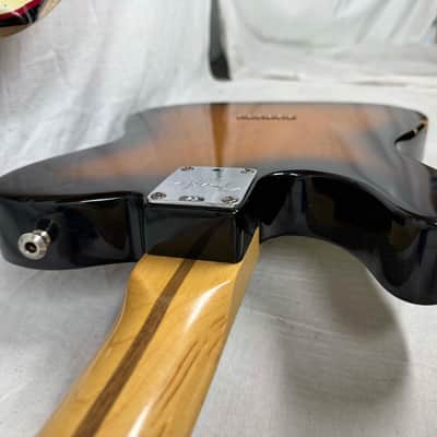 Fender American Telecaster Guitar 2001 - 2-Color Sunburst / Maple neck image 24