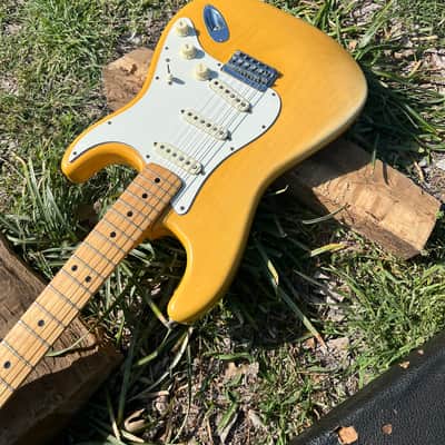 Vintage Featherweight Blonde Fender Stratocaster 1972-1975 7.2lbs image 5