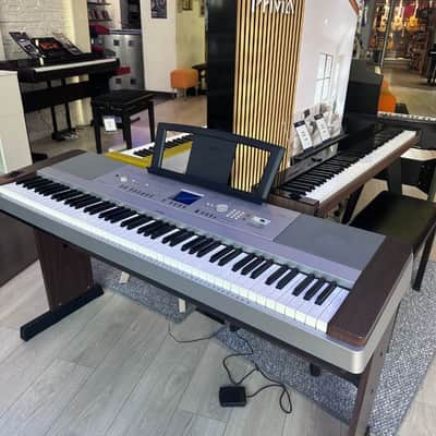 Yamaha DGX-640 image 2