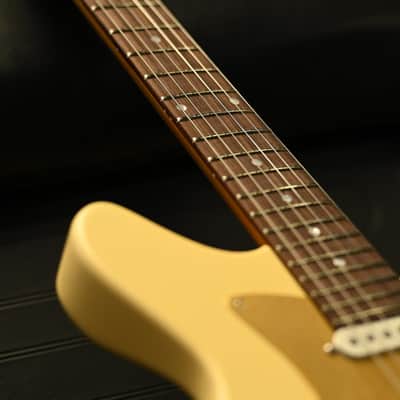 Eastman Fullertone DC'62 - Desert Sand image 10