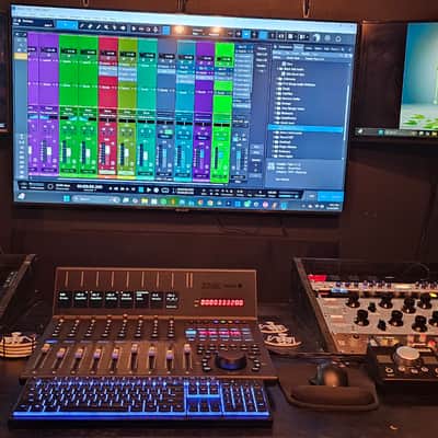 Icon V1-M DAW Control Surface 2023 - Present Black image 2