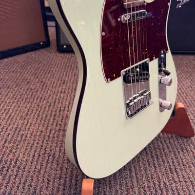Fender AMERICAN ULTRA LUXE TELECASTER® 2024 - Transparent Surf Green image 4