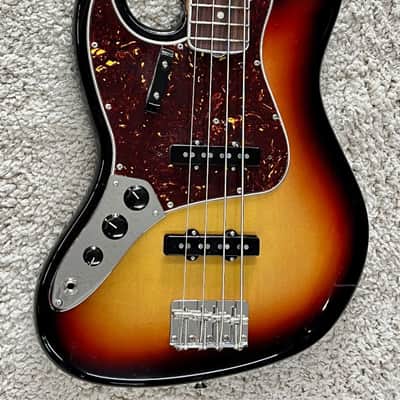 Fender American Vintage II 1966 Jazz Bass Left-Hand, 3-Color Sunburst + Case image 4