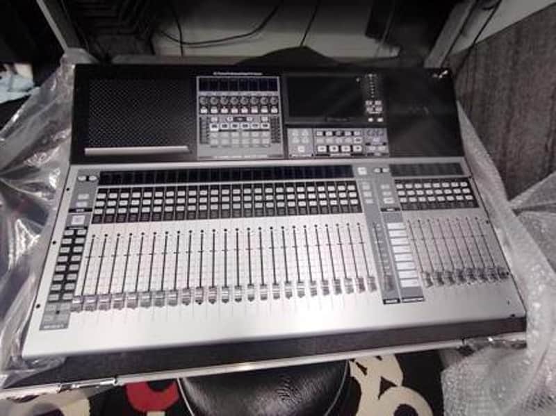 PreSonus Studio live 32S + Flyght case nuovo image 1