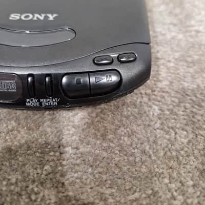 Sony Discman D-140 - CD Player - Mega Bass - Black – Portable CD Player - Spares or Repair image 4