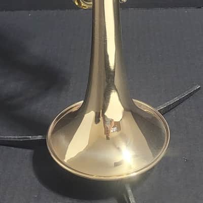 Bach Stradivarius 43G Bell Trumpet, 2 Mouthpieces &2 handle hardwood case. - Clear Lacquer image 7