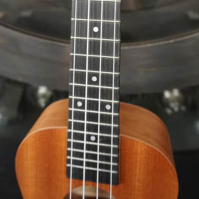 Aiersi Concert SU-024B Ukulele w/ Gig Bag image 3